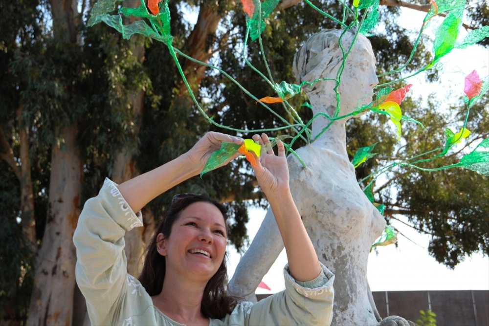 Altın Portakal'ın Simge Heykeli Yangın Atıklarından
