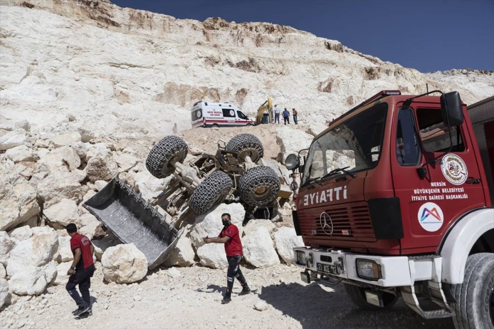 Mersin'de Taş Ocağında Devrilen Kepçenin Operatörü Yaralandı