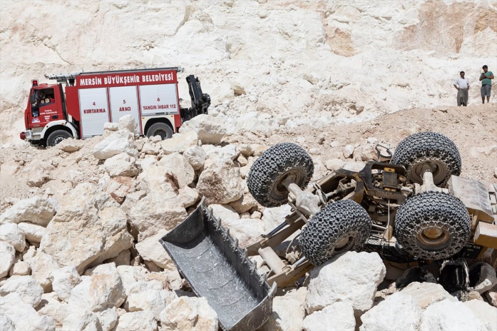 Mersin'de Taş Ocağında Devrilen Kepçenin Operatörü Yaralandı