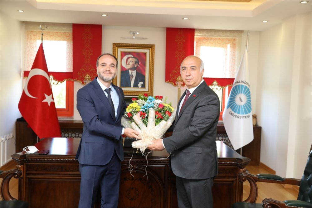 Niğde Ömer Halisdemir Üniversitesi Rektörü Prof. Dr. Hasan Uslu Görevine Başladı