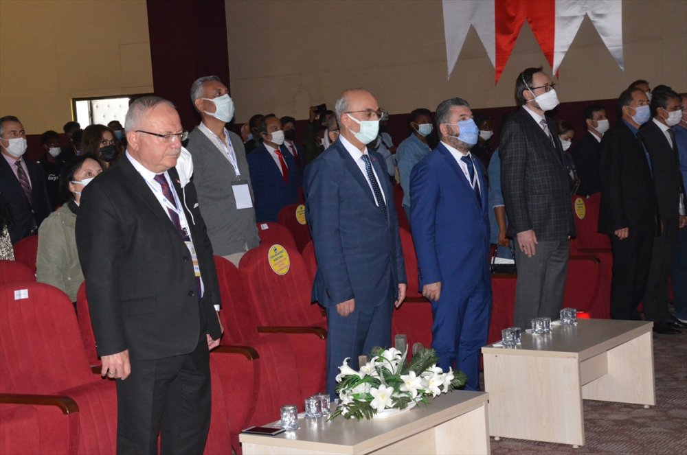 Yunus Emre Dilimizle Yaşamaya Devam Ediyor