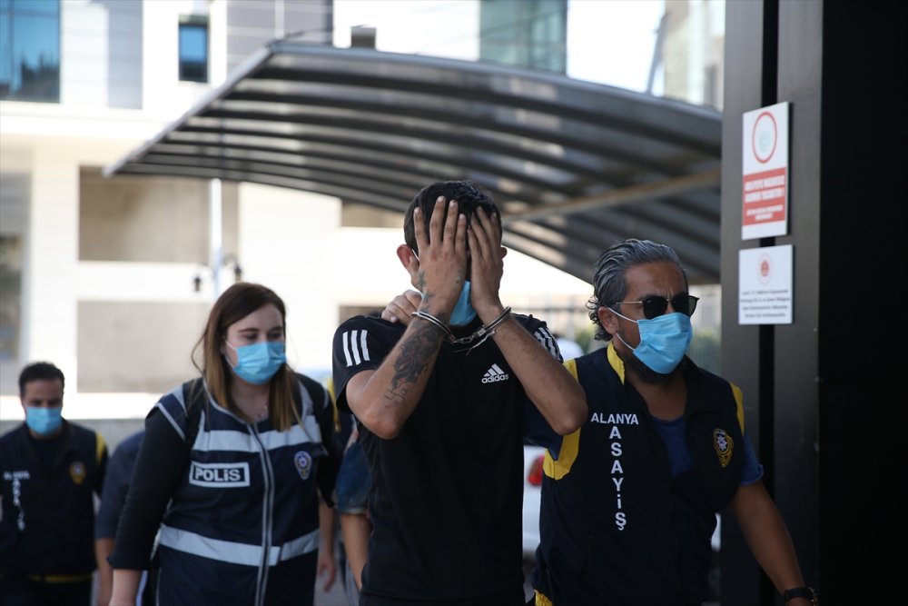 Antalya'da Oto Fareleri Yakalandı