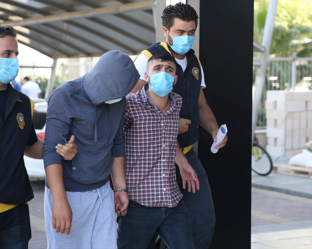 Antalya'da Oto Fareleri Yakalandı