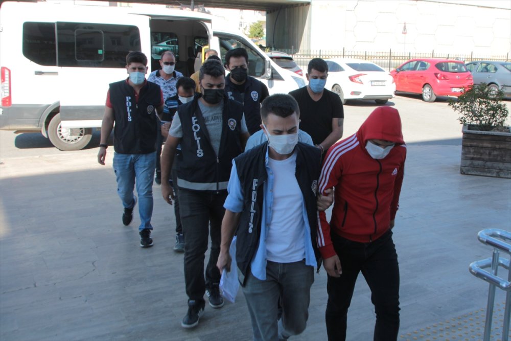 Antalya'da Oto Hırsızlığından 2 Kişi Tutuklandı