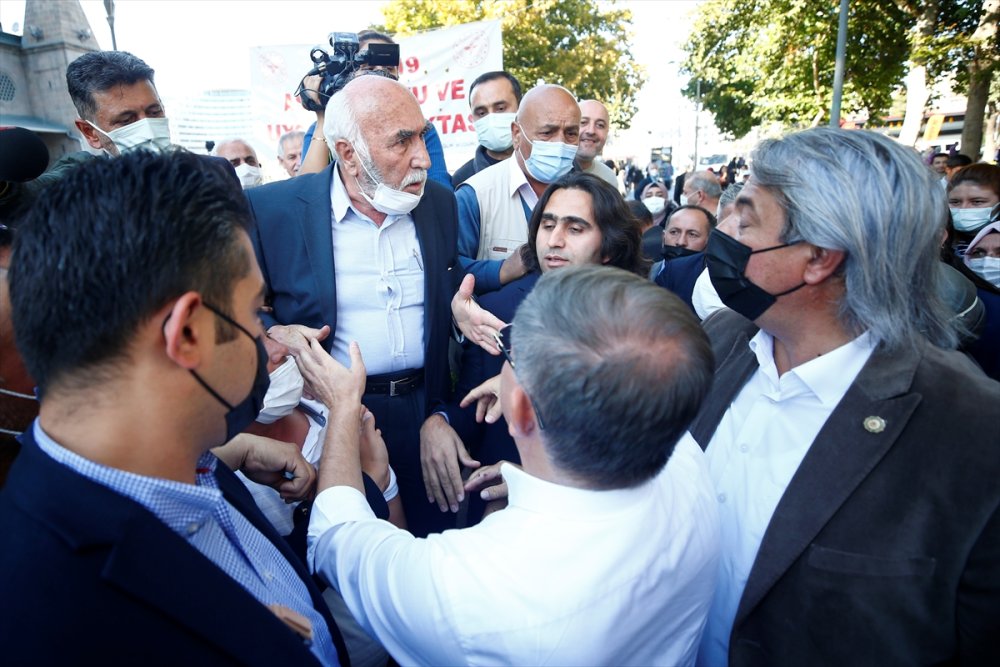 Gelecek Partisi Genel Başkanı Davutoğlu, Kayseri'de Esnafı Ziyaret Etti