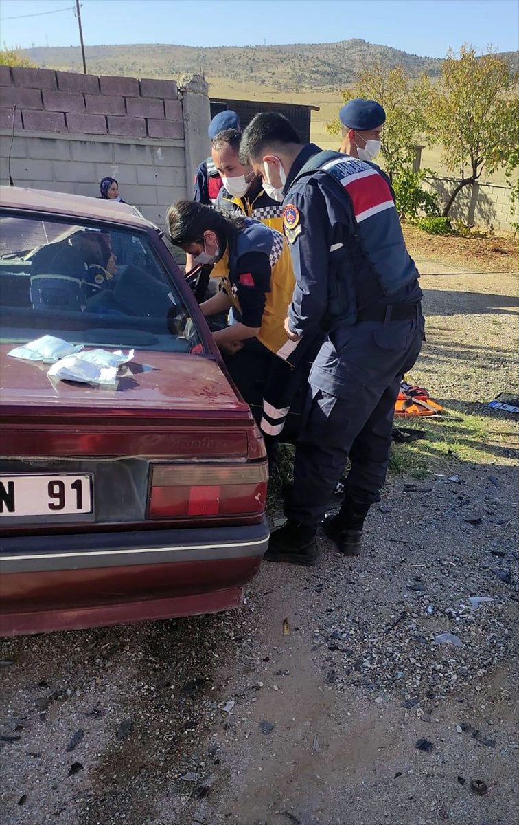 Konya'da İki Otomobilin Çarpıştığı Kazada 11 Kişi Yaralandı