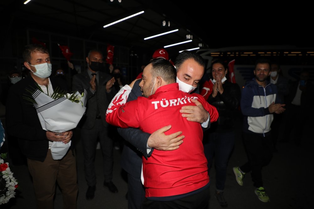 Aksaray'da Şampiyon Oyuncuya Coşkulu Karşılama