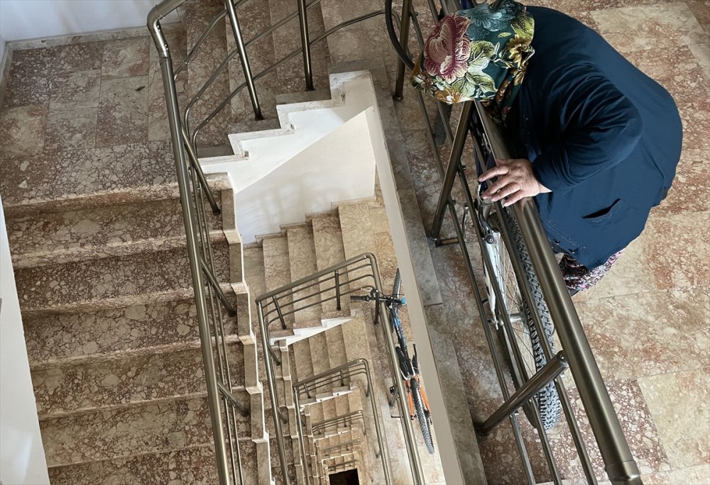 Konya'da 6.Kattan Düşen Çocuk Hayatını Kaybetti