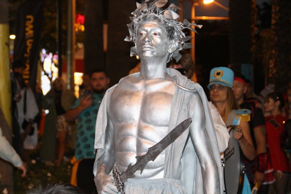 Antalya'da 6. Kaleiçi Old Town Festivali Başladı