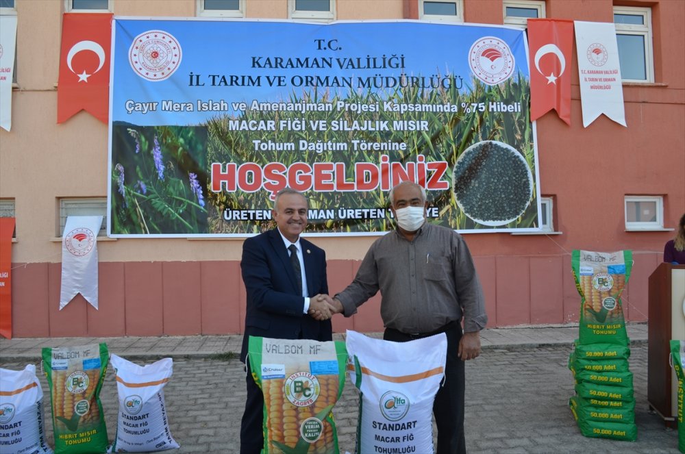 Karaman'da Çiftçilere Silajlık Mısır Tohumu Dağıtıldı