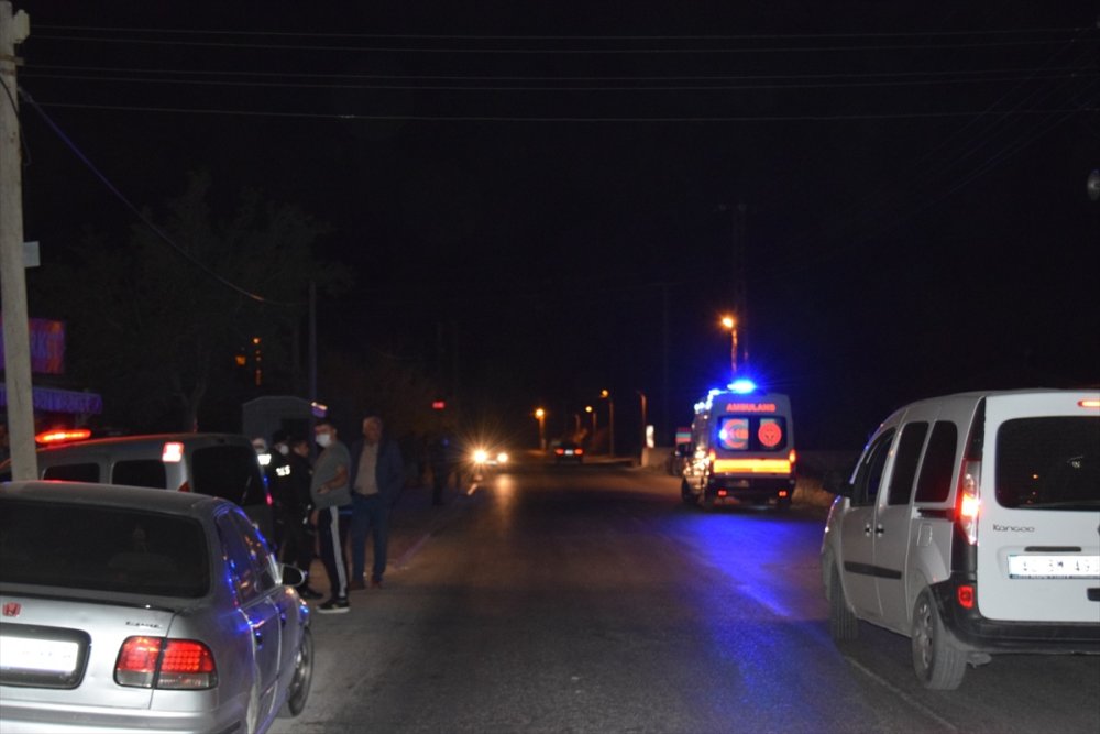 Konya'da Çıkan Silahlı Kavgada 3 Kişi Yaralandı