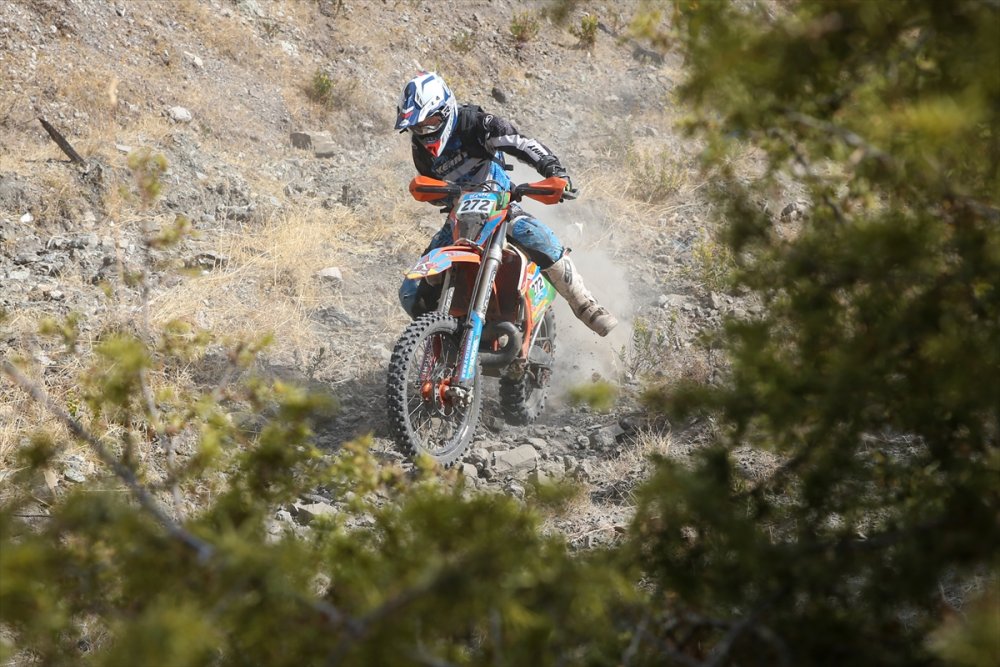 Sea To Sky Enduro Yarışları'nda "Sky Race" Etabını Wade Young Kazandı