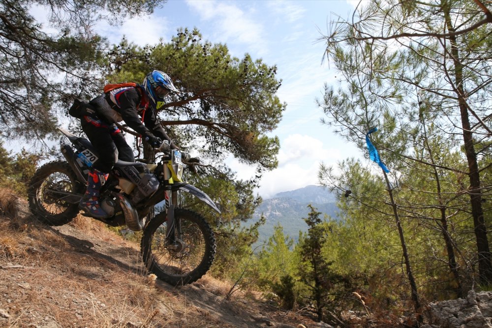 Sea To Sky Enduro Yarışları'nda "Sky Race" Etabını Wade Young Kazandı