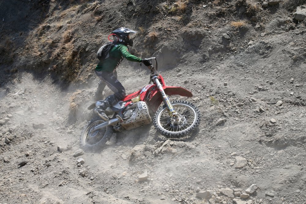 Sea To Sky Enduro Yarışları'nda "Sky Race" Etabını Wade Young Kazandı