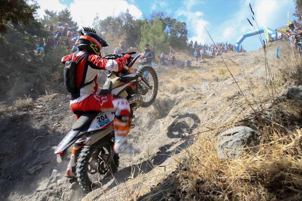 Sea To Sky Enduro Yarışları'nda "Sky Race" Etabını Wade Young Kazandı