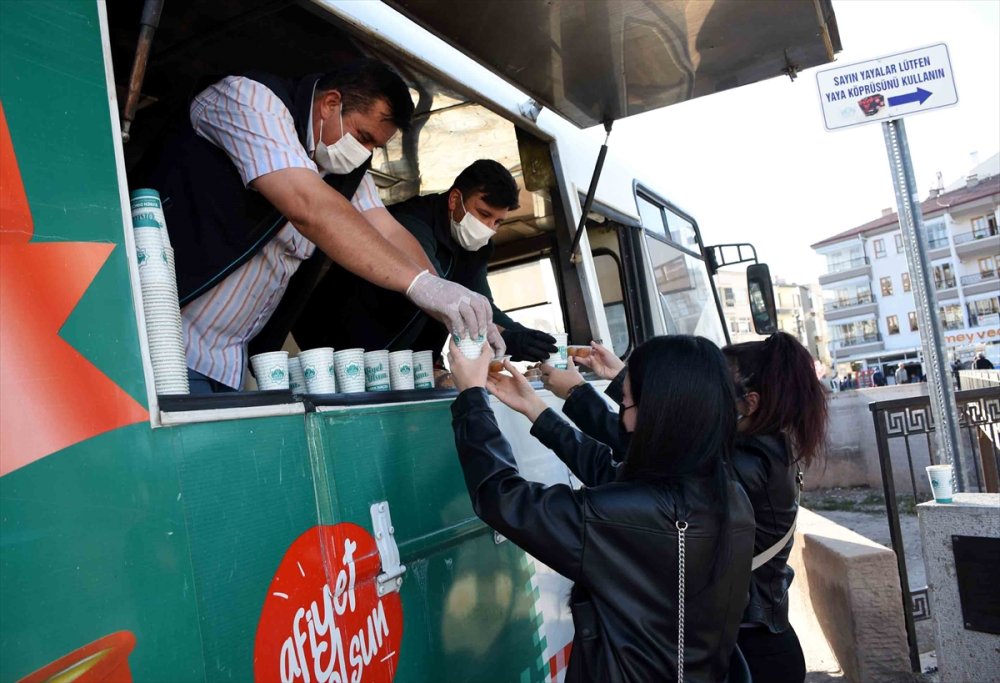 Aksaray'da Üniversite Öğrencilerine  Sıcak Çorba İkramı