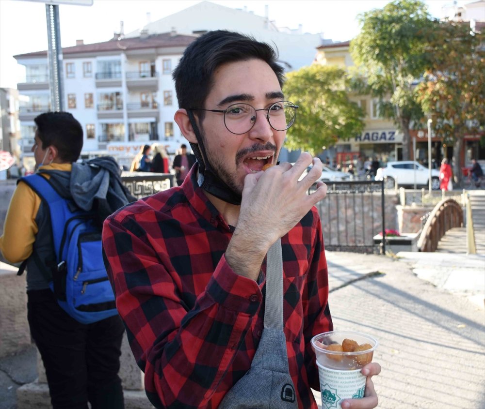 Aksaray'da Üniversite Öğrencilerine  Sıcak Çorba İkramı