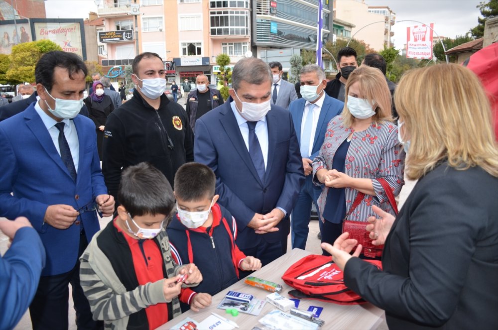 Karaman'da Öğrencilere Simülatör İle Deprem Eğitimi