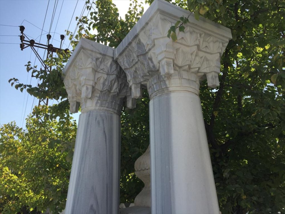 İslam Taş İşleme Sanatının Geometrik Şekillerini Elleriyle Mermere İşliyor