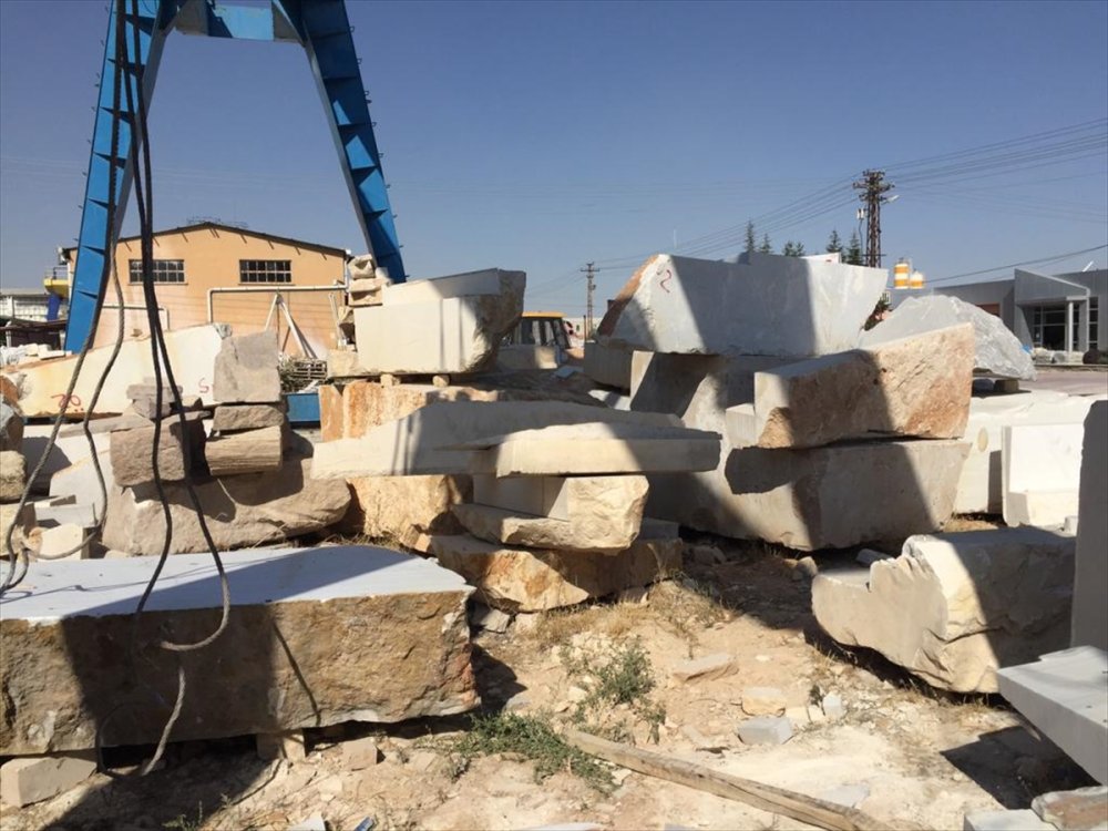 İslam Taş İşleme Sanatının Geometrik Şekillerini Elleriyle Mermere İşliyor