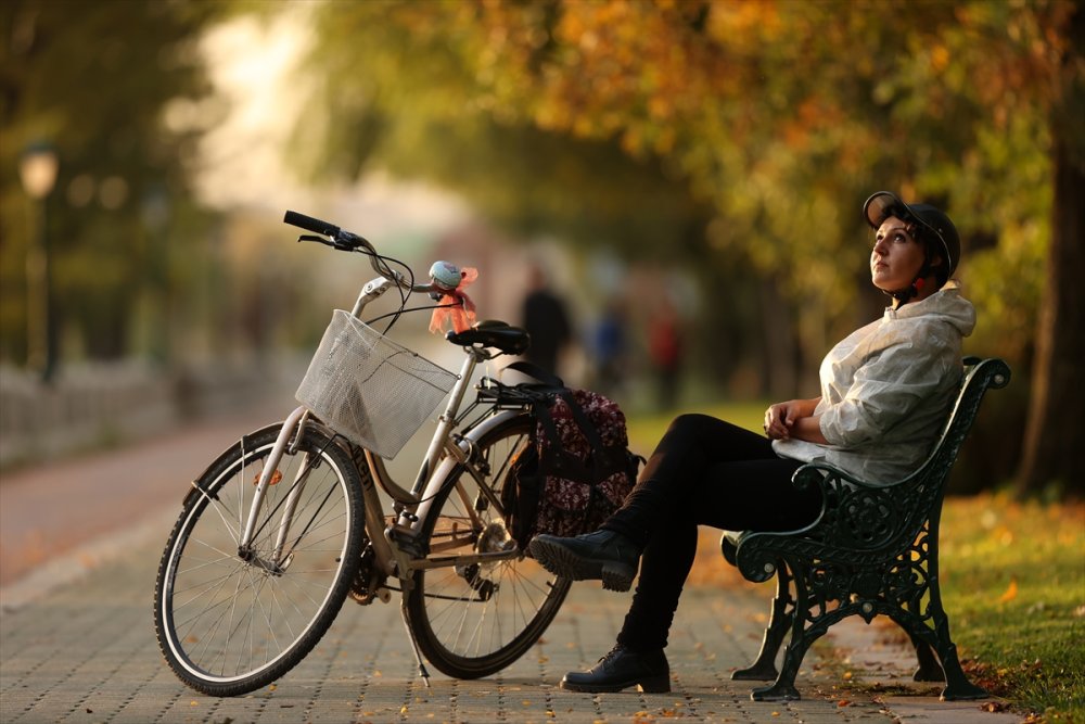 Öğrencilerine Kavuşmak İçin Pedal Çeviriyor