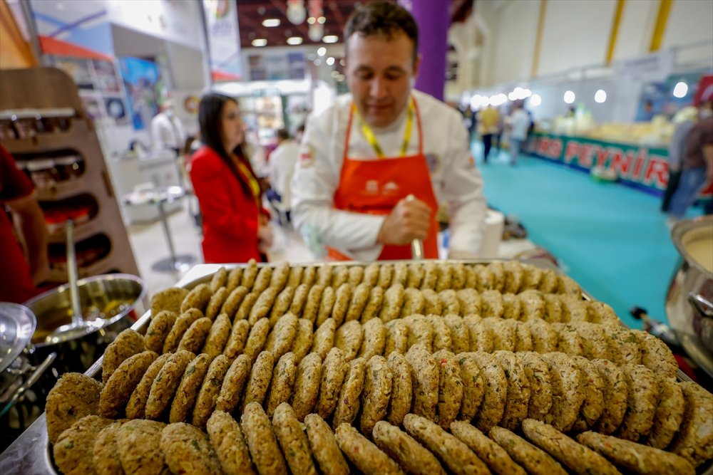 Yöresel Ürünler Fuarı Antalya'da Açıldı