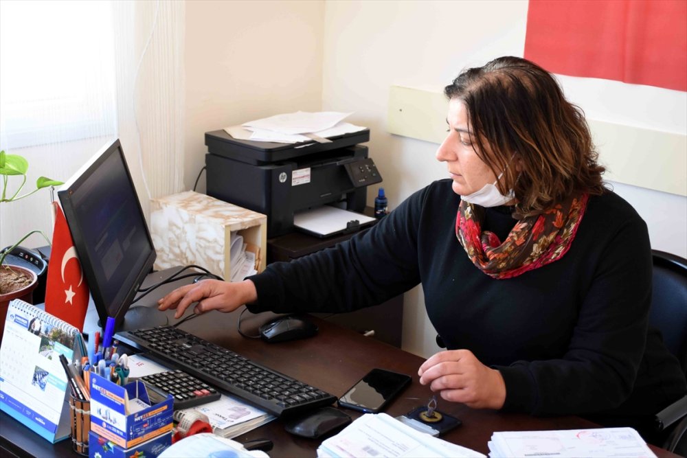 Aksaray'ın Tek Kadın Muhtarı 12 Yıl Önce Aldığı Mührü Kimseye Bırakmıyor