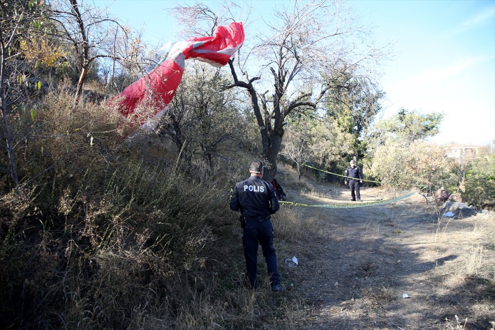 Kayseri'de Ağaca Düşen Yamaç Paraşütçüsü Yaralandı