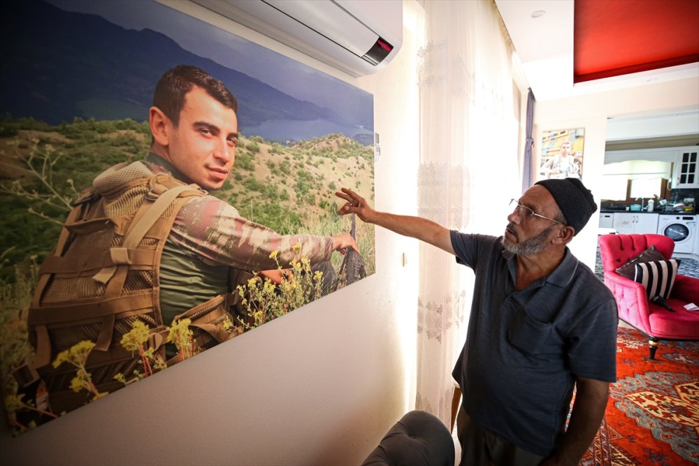 Şehit Ailesi, Evini Oğullarının Hatırası Eşya Ve Fotoğraflarla Donattı