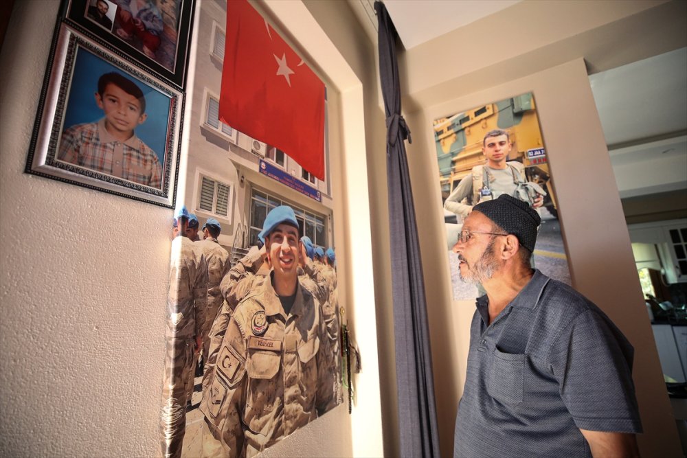 Şehit Ailesi, Evini Oğullarının Hatırası Eşya Ve Fotoğraflarla Donattı