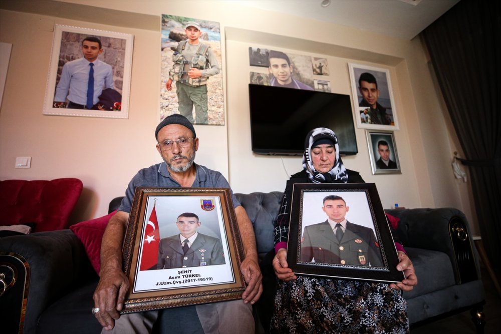 Şehit Ailesi, Evini Oğullarının Hatırası Eşya Ve Fotoğraflarla Donattı