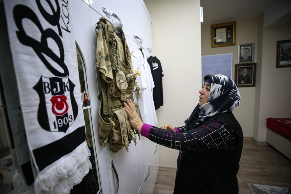 Şehit Ailesi, Evini Oğullarının Hatırası Eşya Ve Fotoğraflarla Donattı