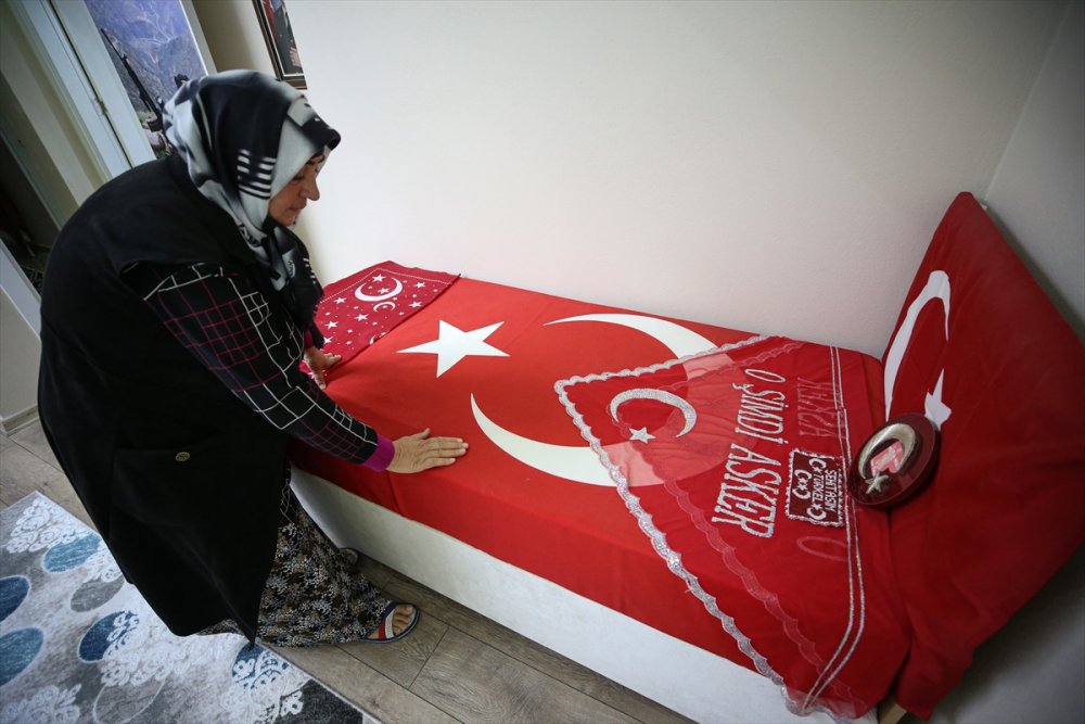 Şehit Ailesi, Evini Oğullarının Hatırası Eşya Ve Fotoğraflarla Donattı