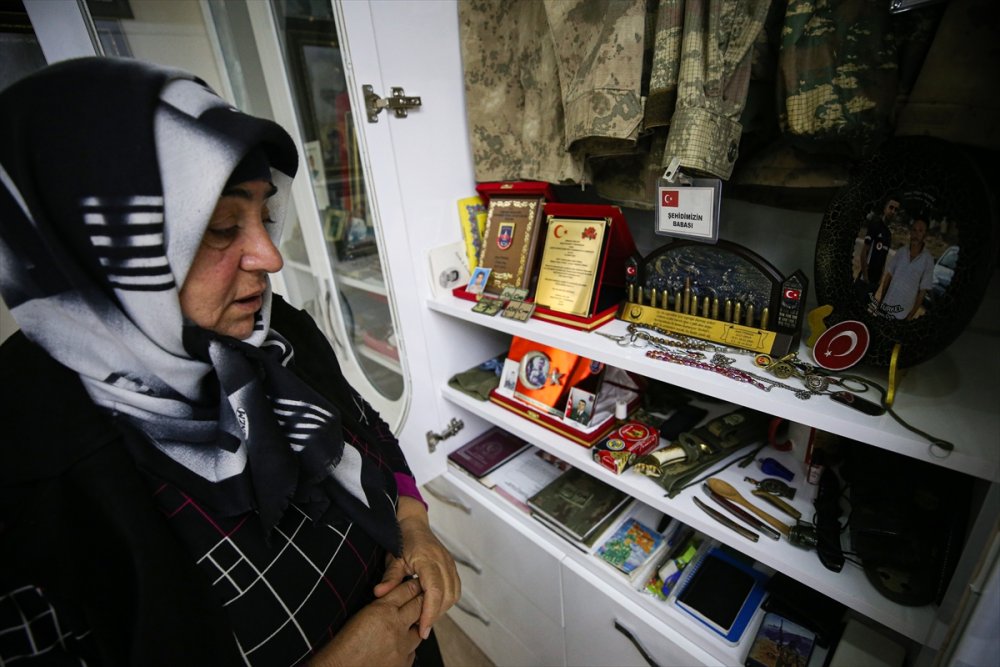 Şehit Ailesi, Evini Oğullarının Hatırası Eşya Ve Fotoğraflarla Donattı