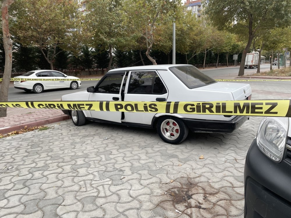 Konya'da Bir Kişi Park Halindeki Otomobilde Ölü Bulundu