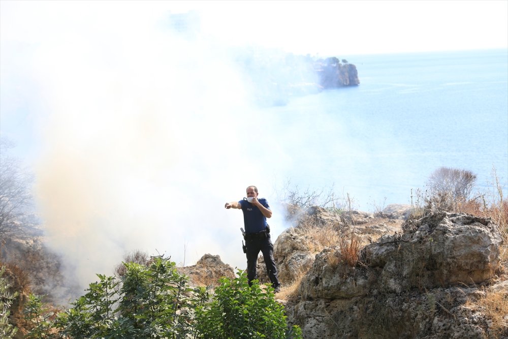 Antalya'da Falezlerden Düşen Kişi Yaralandı