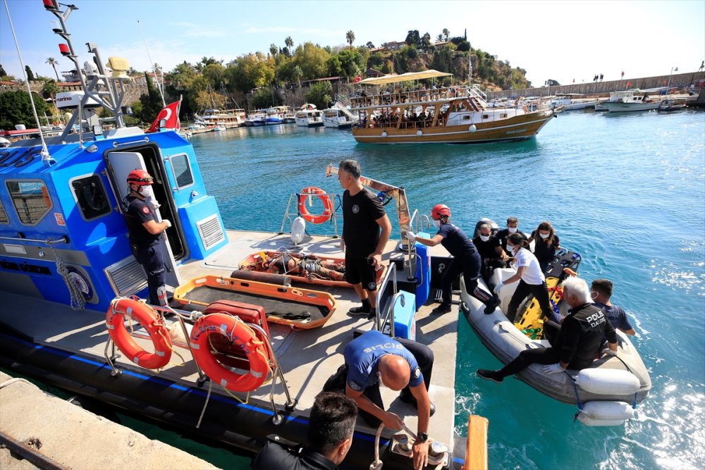Antalya'da Falezlerden Düşen Kişi Yaralandı