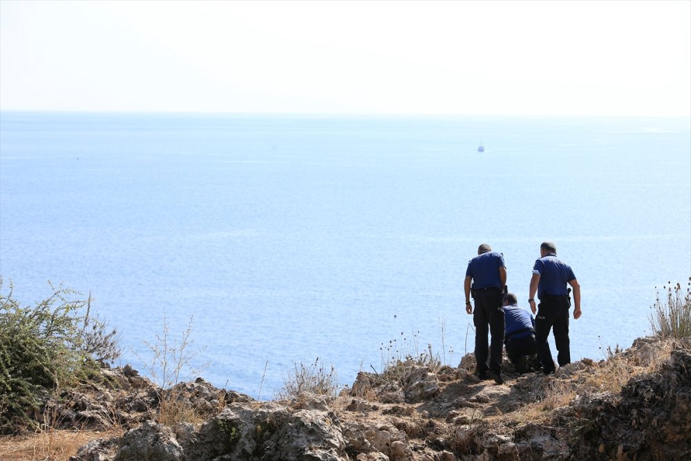 Antalya'da Falezlerden Düşen Kişi Yaralandı