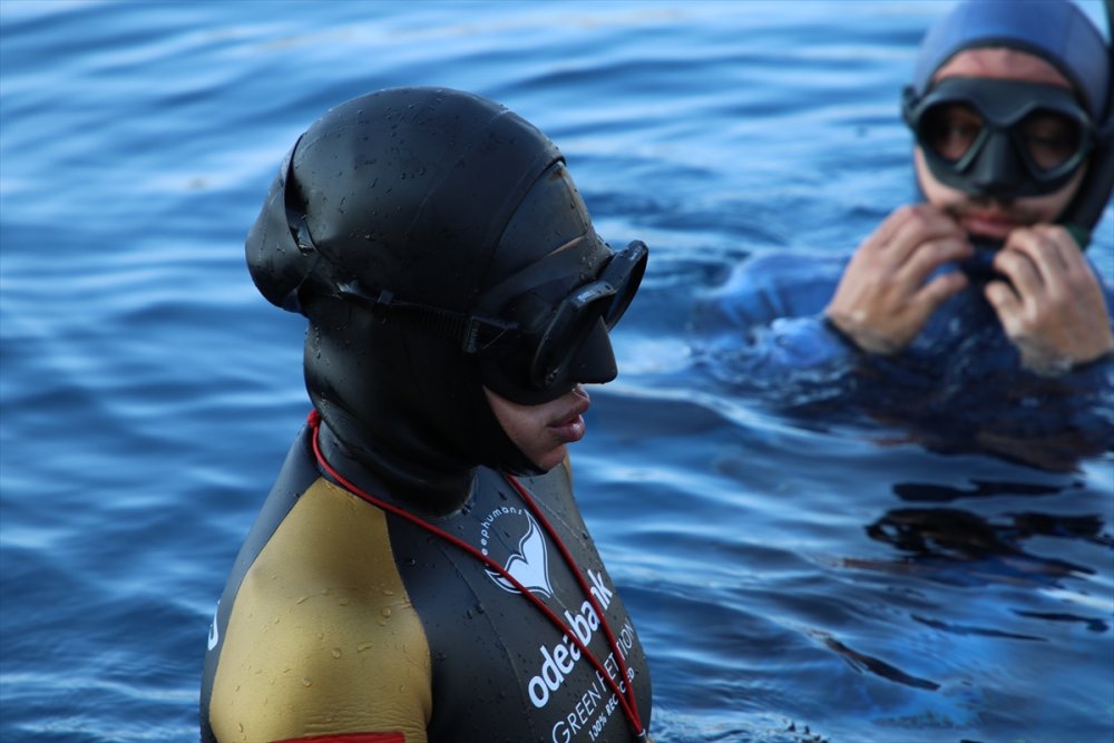 Şahika Ercümen 100 Metreye Dalarak Dünya Rekoru Kırdı