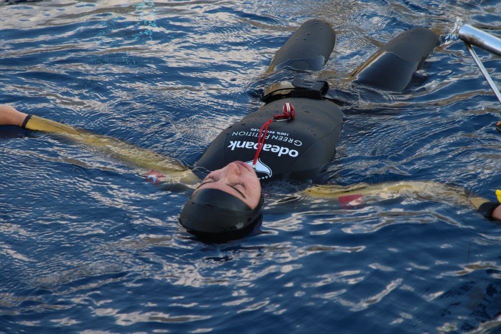 Şahika Ercümen 100 Metreye Dalarak Dünya Rekoru Kırdı