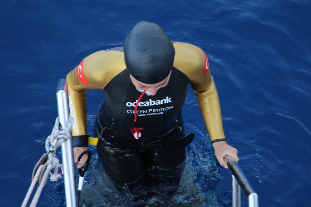 Şahika Ercümen 100 Metreye Dalarak Dünya Rekoru Kırdı