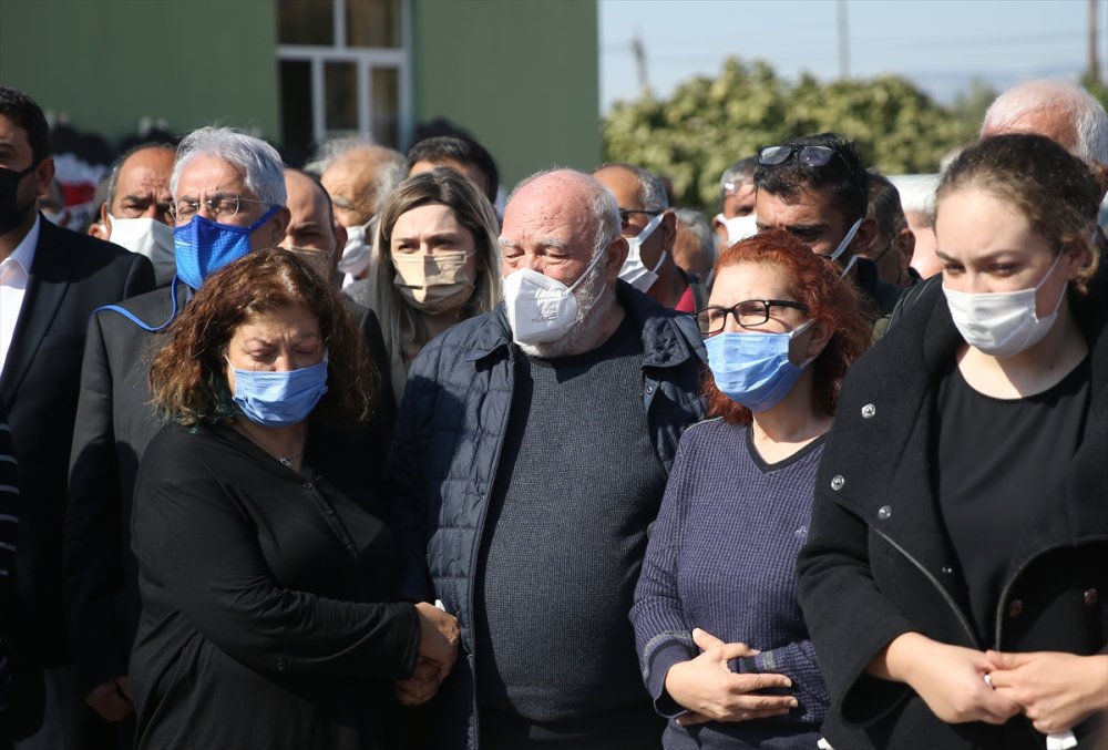 Sanatçı Musa Eroğlu'nun Eşinin Cenazesi Mut'ta Defnedildi