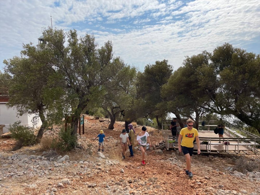 Gelidonya Feneri Turistlerin De Uğrak Yeri Oldu