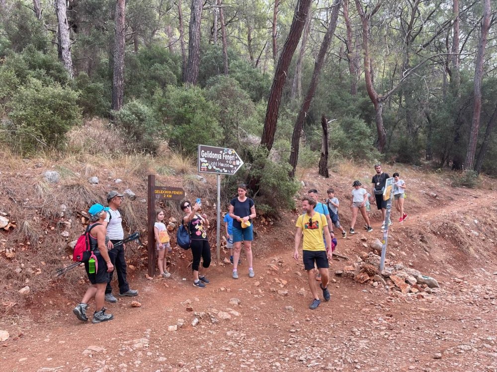Gelidonya Feneri Turistlerin De Uğrak Yeri Oldu