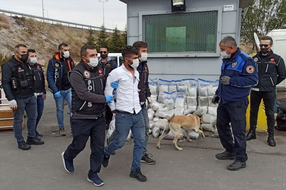 Kayseri'de Kamyonette 100 Kilogram Esrar Bulundu