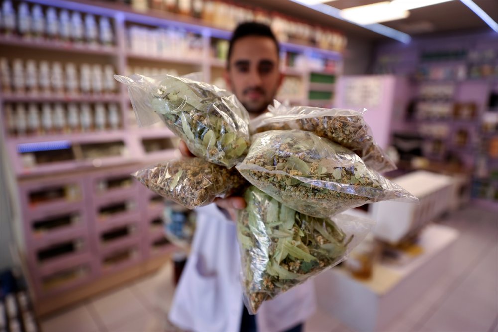 Yanlış Tüketilen Bitki Çayları Şifadan Çok Zarar Veriyor