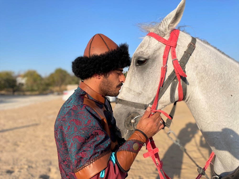 Bilgisayar Oyunu İle Başlayan Merak Eğitmen Yaptı