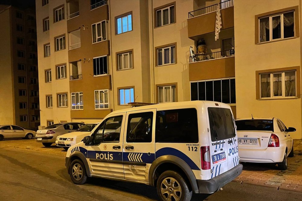 Kayseri'de Balkondan Çarşafla İniş Kötü Sonlandı