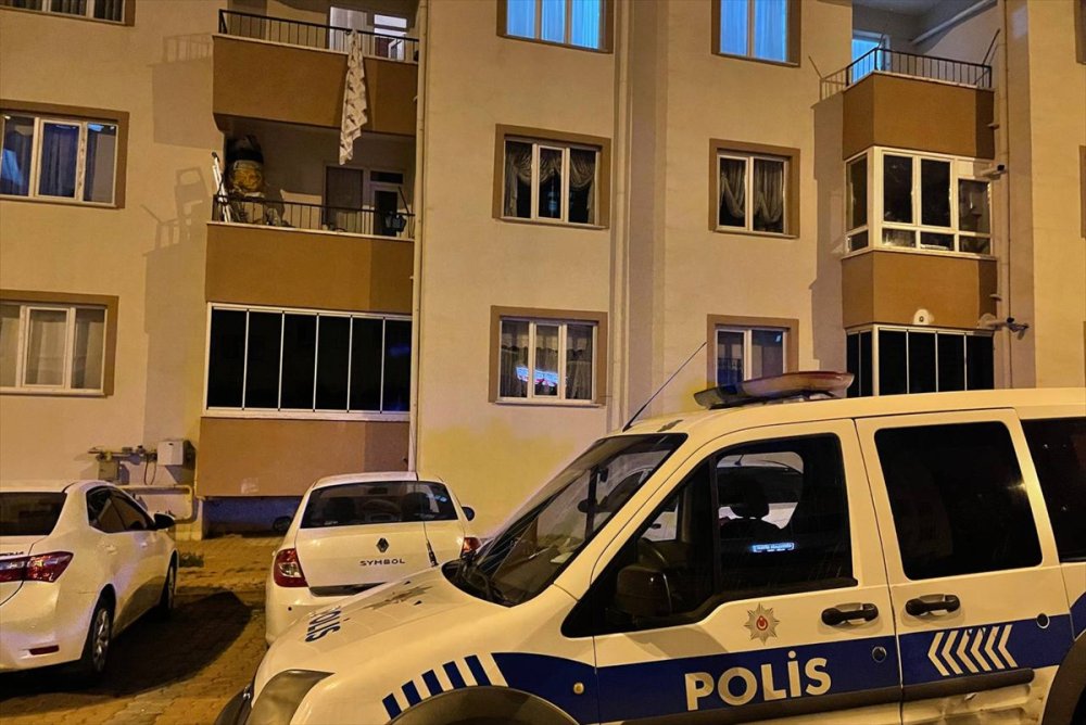 Kayseri'de Balkondan Çarşafla İniş Kötü Sonlandı