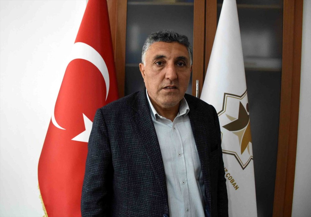 Mercedes Kamyon Fabrikasında Staj Yapıp Parça Üretiyorlar